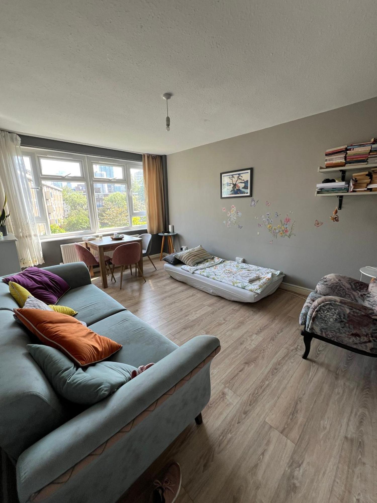 One Bed Flat In Centre Of * London